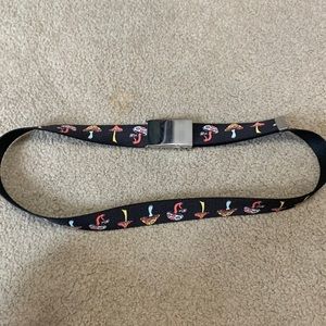 Black and mushroom belt